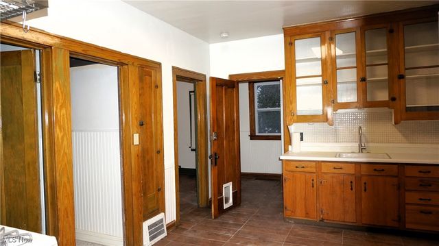 895 Rondel Road, Cleveland, OH 44110