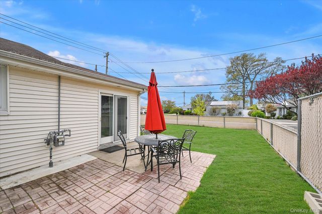 62 Wood Lane, Valley Stream, NY 11581