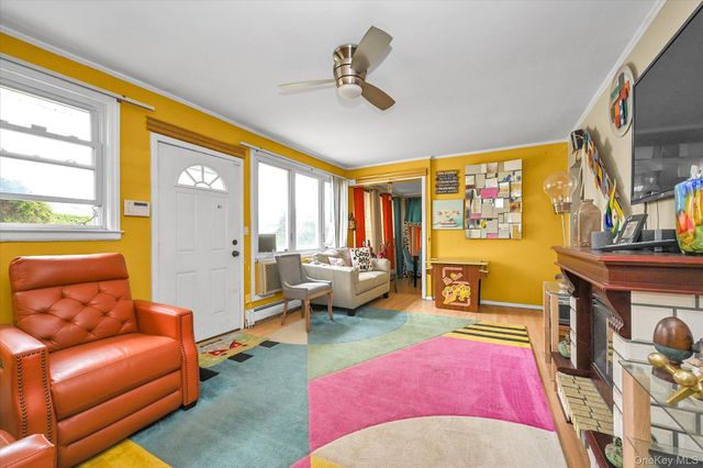 62 Wood Lane, Valley Stream, NY 11581