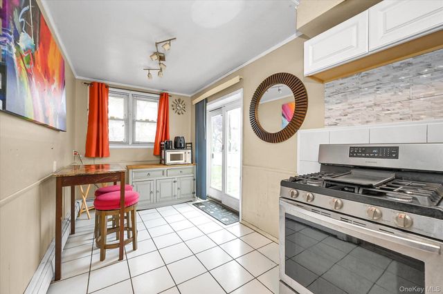 62 Wood Lane, Valley Stream, NY 11581