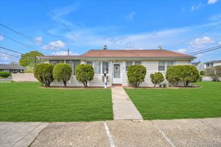 62 Wood Lane, Valley Stream, NY 11581