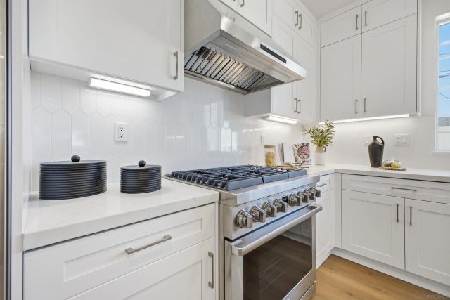 2 W Pine St, Altadena, CA 91001