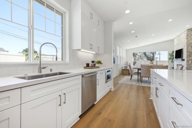2 W Pine St, Altadena, CA 91001
