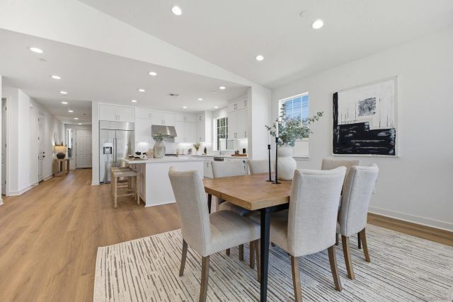 2 W Pine St, Altadena, CA 91001
