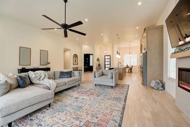 10104 SW 25th Court, Yukon, OK 73099