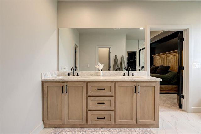 10104 SW 25th Court, Yukon, OK 73099