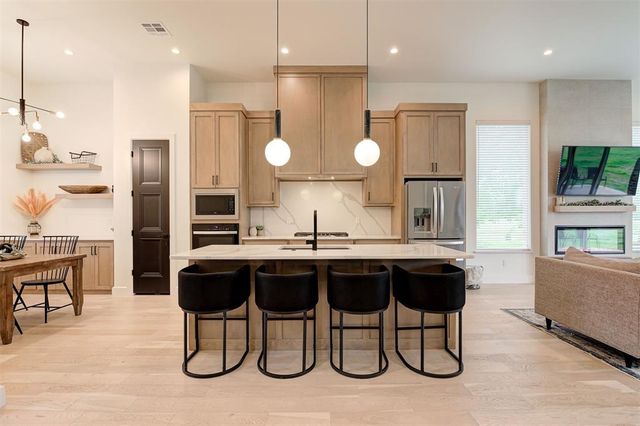 10104 SW 25th Court, Yukon, OK 73099