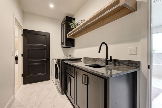 10104 SW 25th Court, Yukon, OK 73099