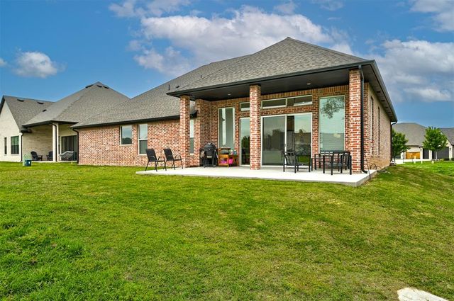 10104 SW 25th Court, Yukon, OK 73099