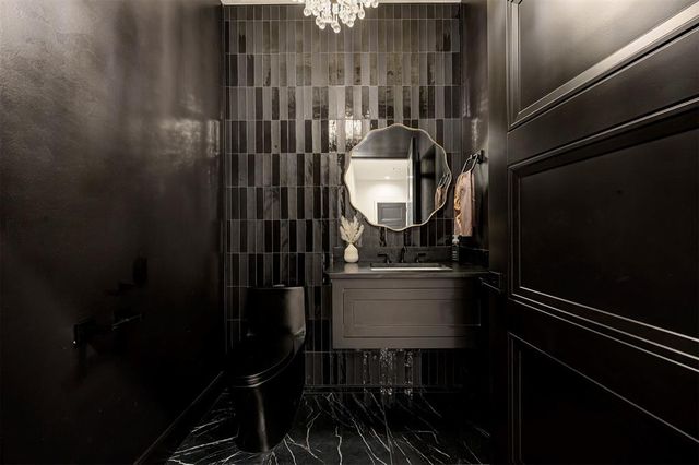 10104 SW 25th Court, Yukon, OK 73099