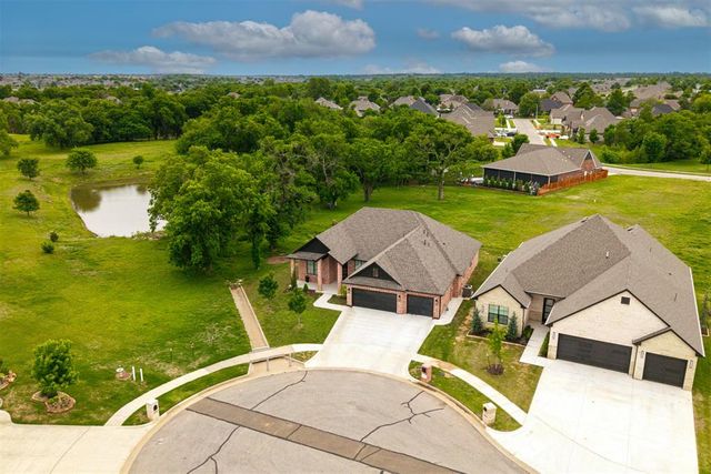10104 SW 25th Court, Yukon, OK 73099