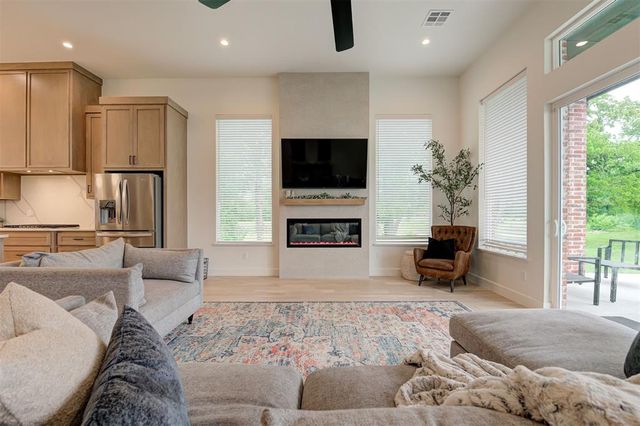 10104 SW 25th Court, Yukon, OK 73099