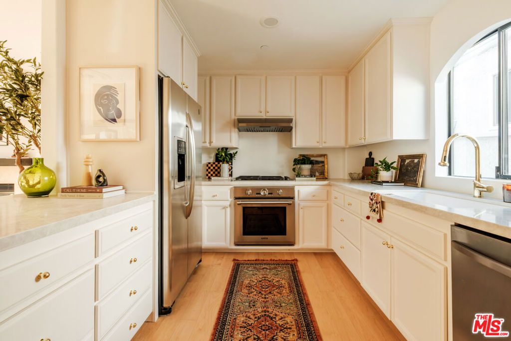 14322 Dickens Street 2, Sherman Oaks, CA 91423 — photo 3