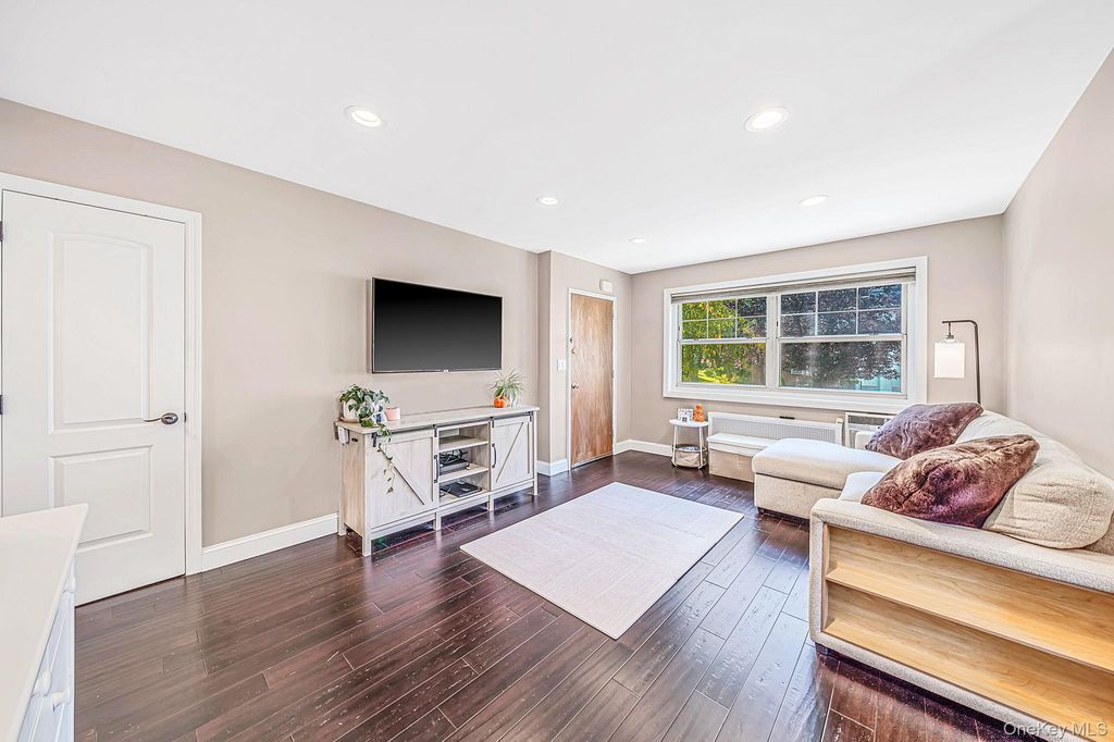 57-23 Marathon Parkway 1st Fl, Little Neck, NY 11362 — photo 4