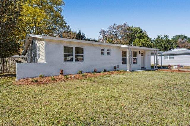 221 Destin Drive, Mary Esther, FL 32569