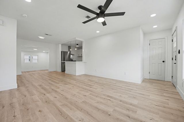 221 Destin Drive, Mary Esther, FL 32569