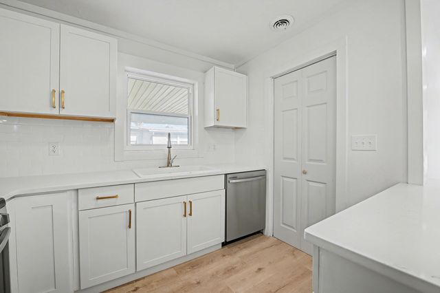 221 Destin Drive, Mary Esther, FL 32569