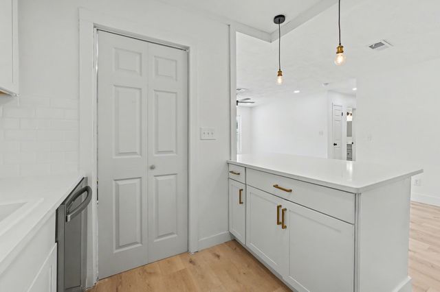 221 Destin Drive, Mary Esther, FL 32569