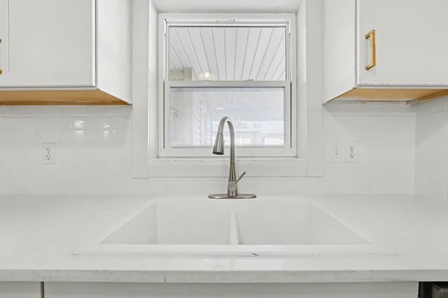 221 Destin Drive, Mary Esther, FL 32569