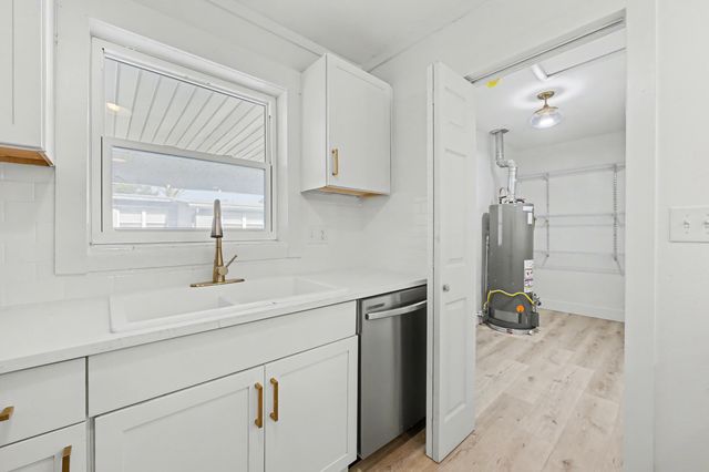 221 Destin Drive, Mary Esther, FL 32569