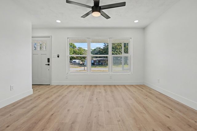 221 Destin Drive, Mary Esther, FL 32569