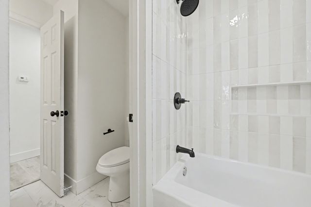 221 Destin Drive, Mary Esther, FL 32569