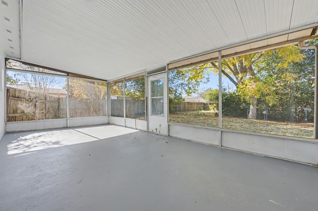 221 Destin Drive, Mary Esther, FL 32569