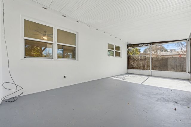 221 Destin Drive, Mary Esther, FL 32569