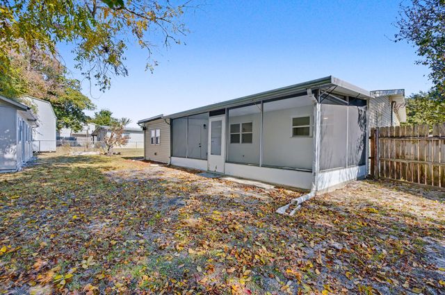 221 Destin Drive, Mary Esther, FL 32569