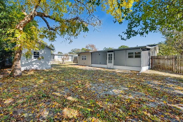 221 Destin Drive, Mary Esther, FL 32569