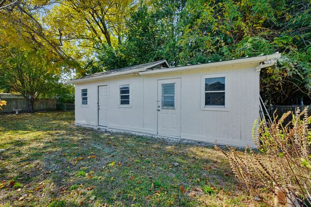 221 Destin Drive, Mary Esther, FL 32569