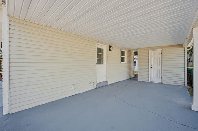 221 Destin Drive, Mary Esther, FL 32569