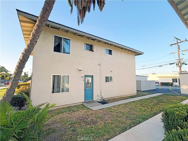 2976 Royal Palm, Costa Mesa, CA 92626