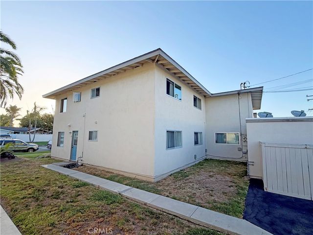 2976 Royal Palm, Costa Mesa, CA 92626