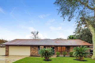 6353 TREE TOP Circle W, Jacksonville, FL 32244