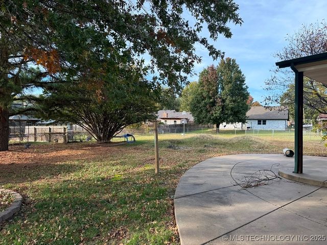 8 Dakota, Muskogee, OK 74403