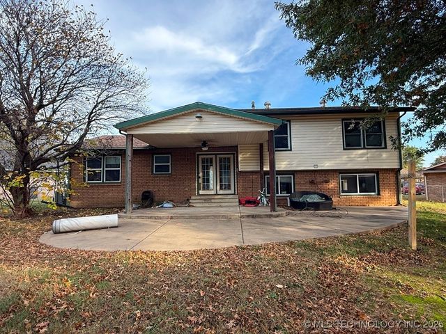 8 Dakota, Muskogee, OK 74403