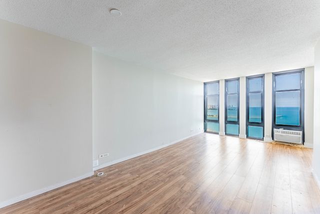 6700 S South Shore Drive 25K, Chicago, IL 60649