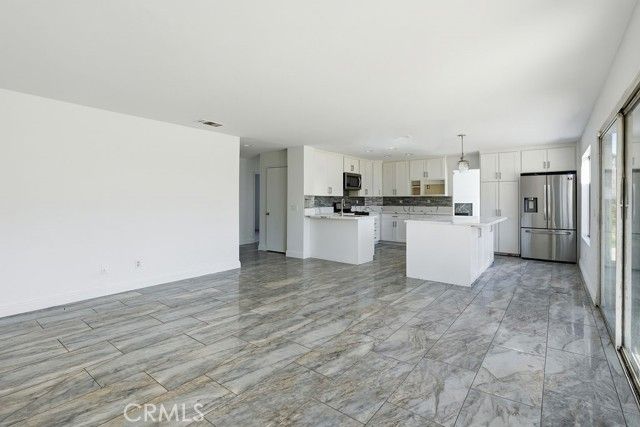 16261 Lake View Lane, Apple Valley, CA 92307