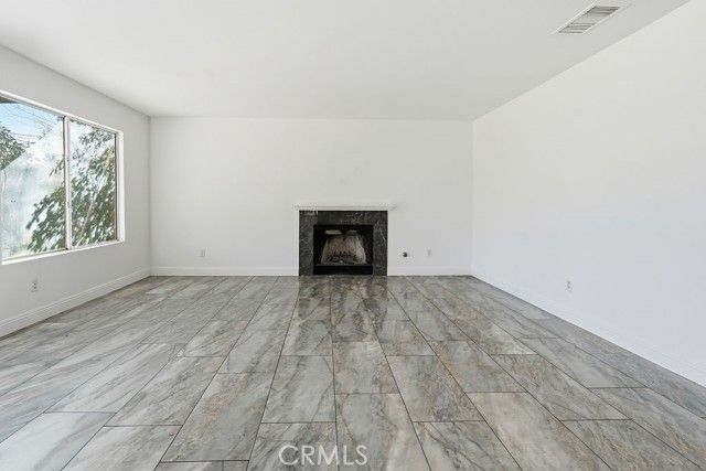 16261 Lake View Lane, Apple Valley, CA 92307