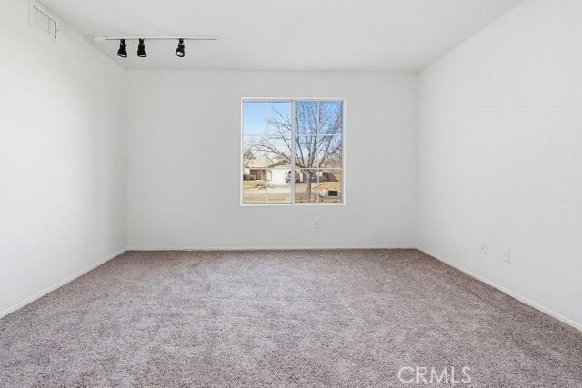 16261 Lake View Lane, Apple Valley, CA 92307