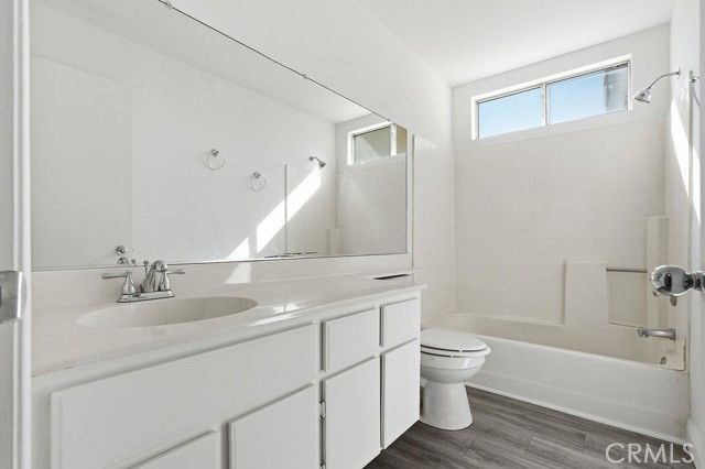 16261 Lake View Lane, Apple Valley, CA 92307