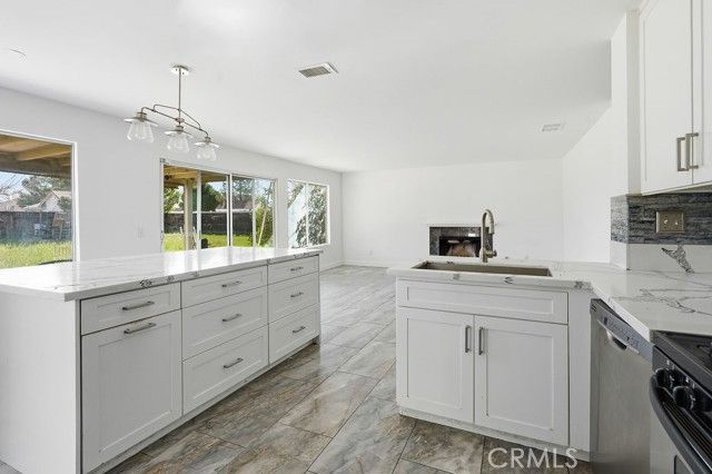 16261 Lake View Lane, Apple Valley, CA 92307