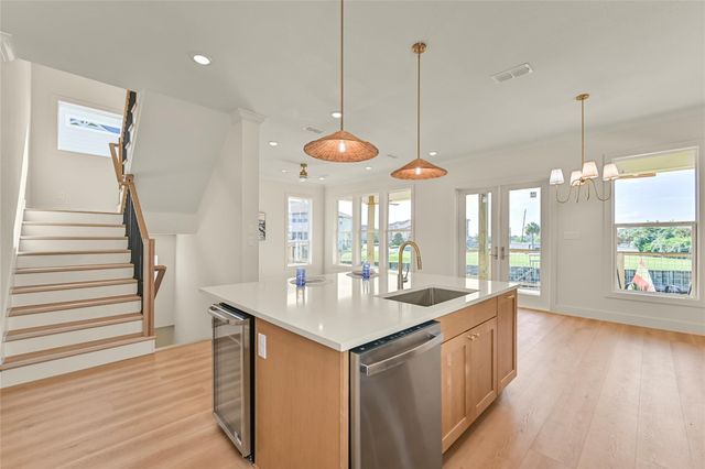 4436 Shady Lake Drive, Seabrook, TX 77586
