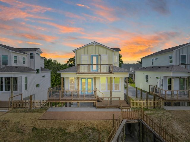 4436 Shady Lake Drive, Seabrook, TX 77586