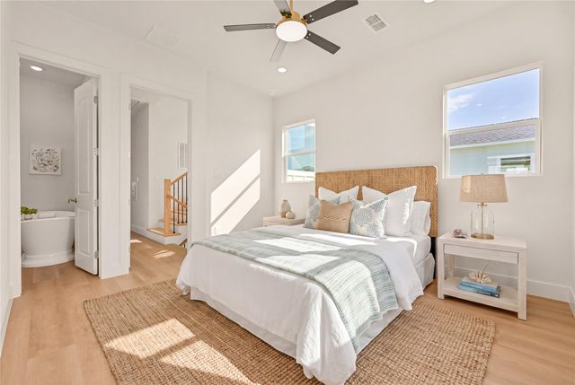 4436 Shady Lake Drive, Seabrook, TX 77586