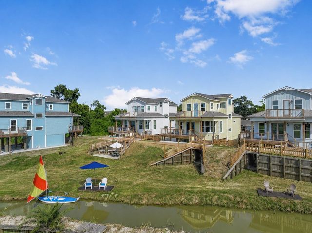 4436 Shady Lake Drive, Seabrook, TX 77586
