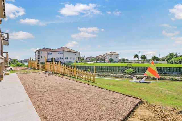 4436 Shady Lake Drive, Seabrook, TX 77586