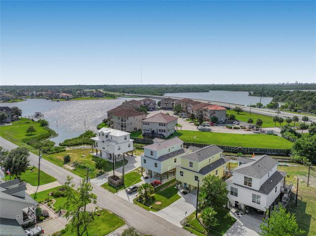 4436 Shady Lake Drive, Seabrook, TX 77586