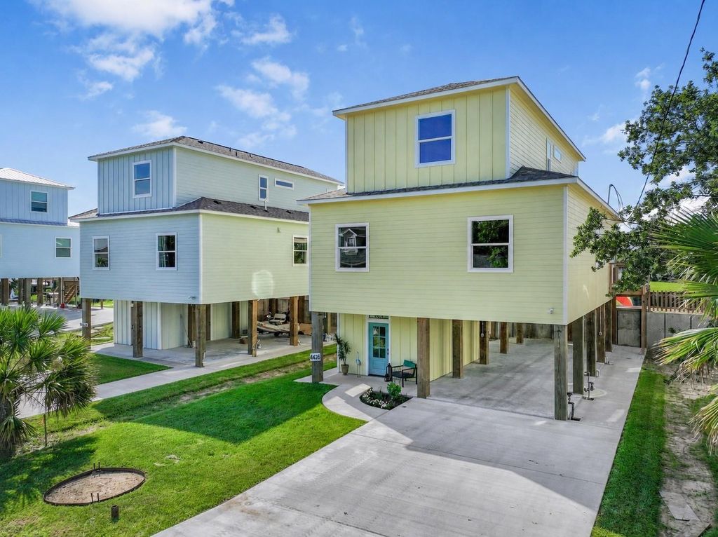 4436 Shady Lake Drive, Seabrook, TX 77586
